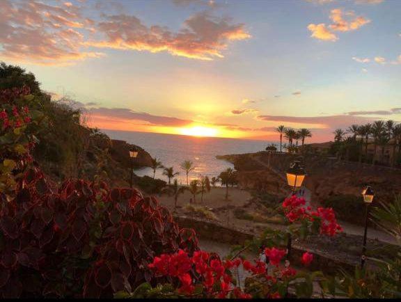 Blue Bay Paradise - Beach Front Apartment With Sea View Playa Paraiso  Luaran gambar