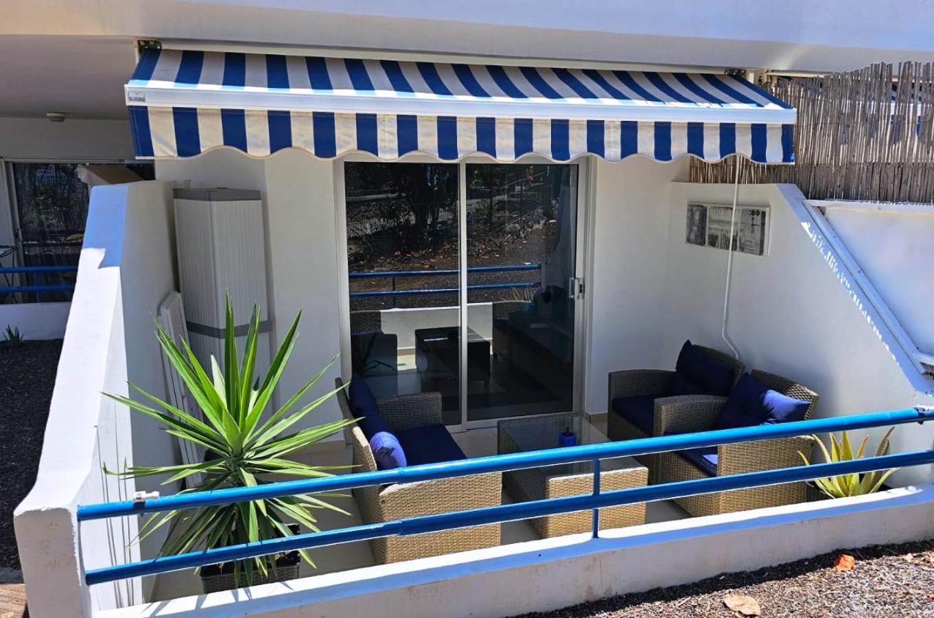 Blue Bay Paradise - Beach Front Apartment With Sea View Playa Paraiso  Luaran gambar