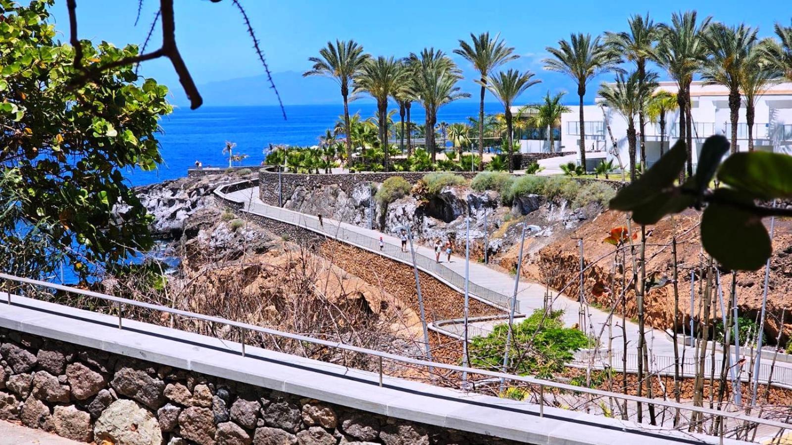Blue Bay Paradise - Beach Front Apartment With Sea View Playa Paraiso  Luaran gambar