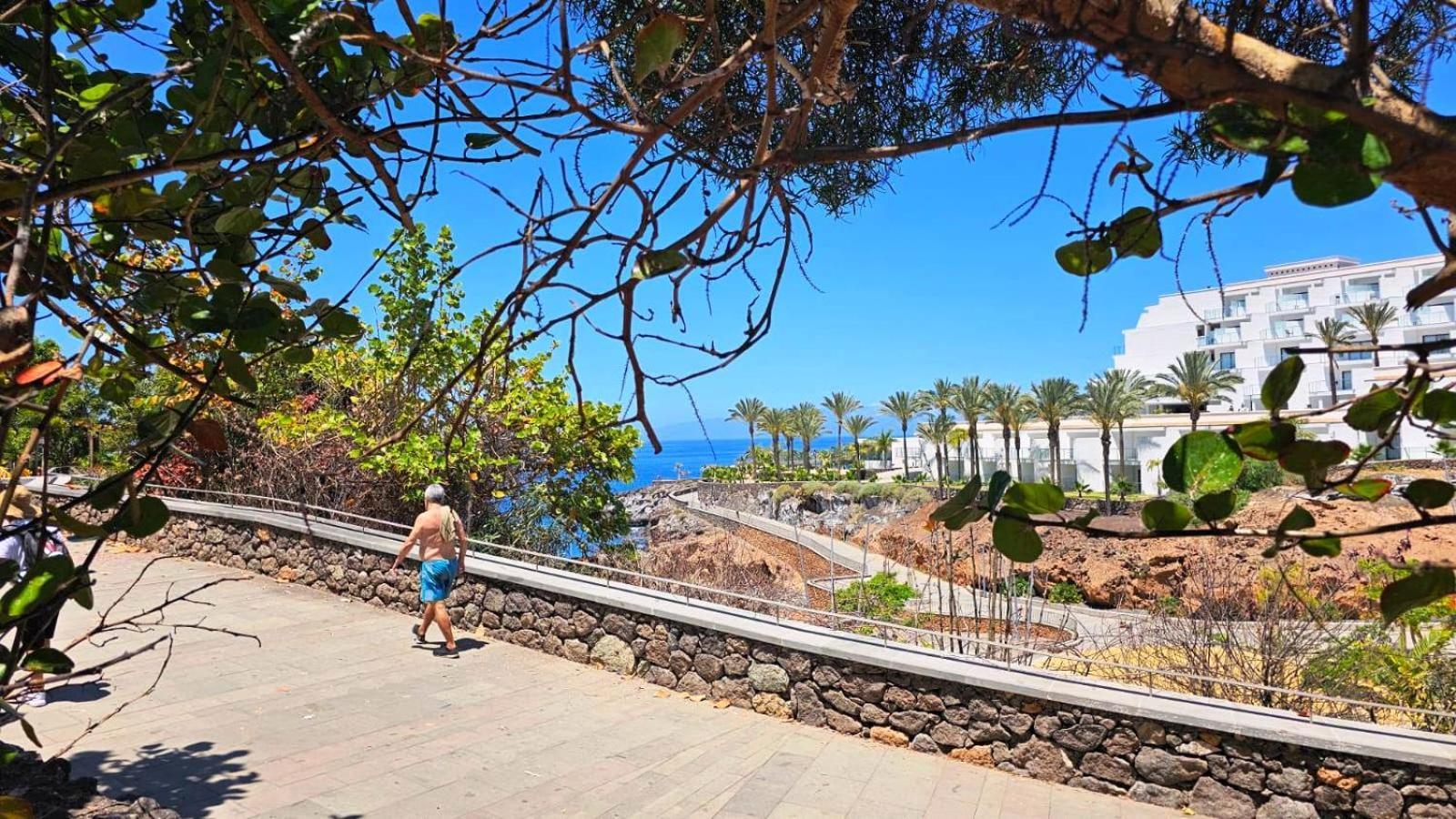 Blue Bay Paradise - Beach Front Apartment With Sea View Playa Paraiso  Luaran gambar