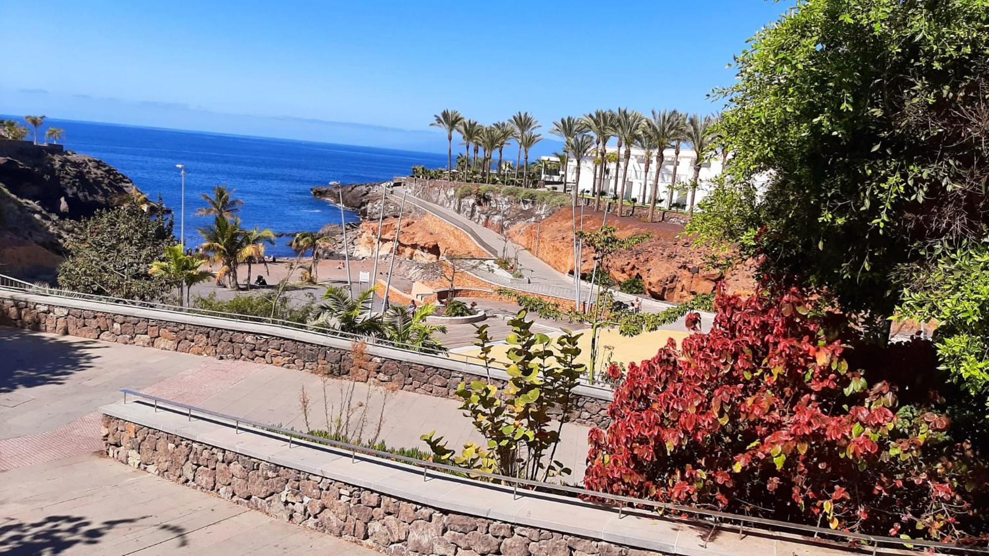 Blue Bay Paradise - Beach Front Apartment With Sea View Playa Paraiso  Luaran gambar